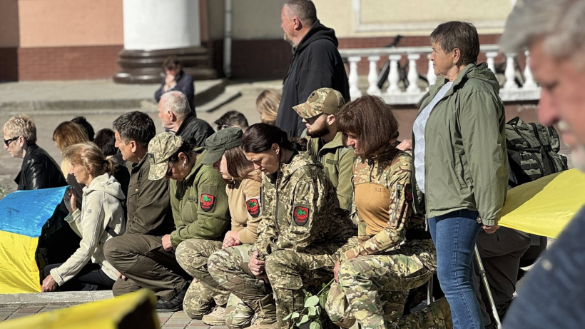 На фото зображені військовослужбовці
